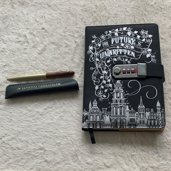 Owlcrate Other - Owlcrate Locking Journal and Pen Dark Academia Box